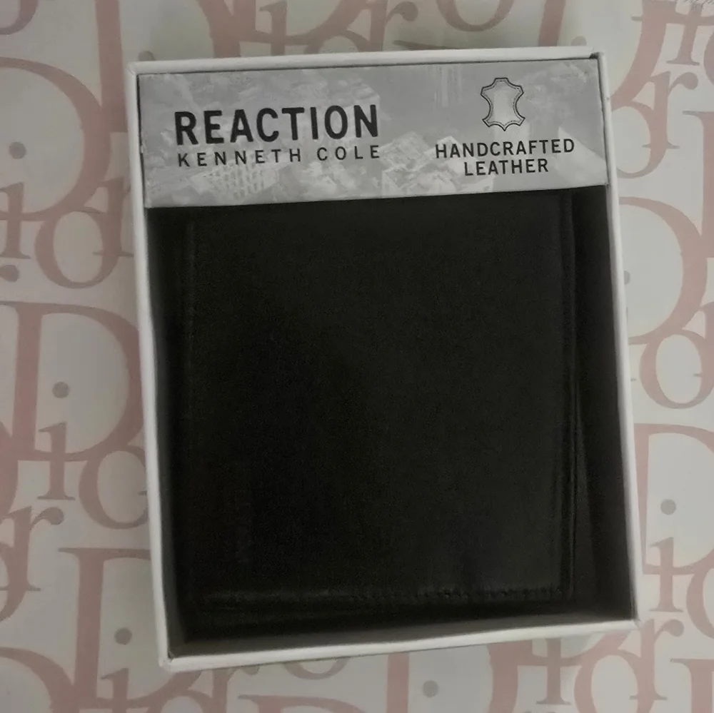 Kenneth Cole Reaction Blk Wallet NIB